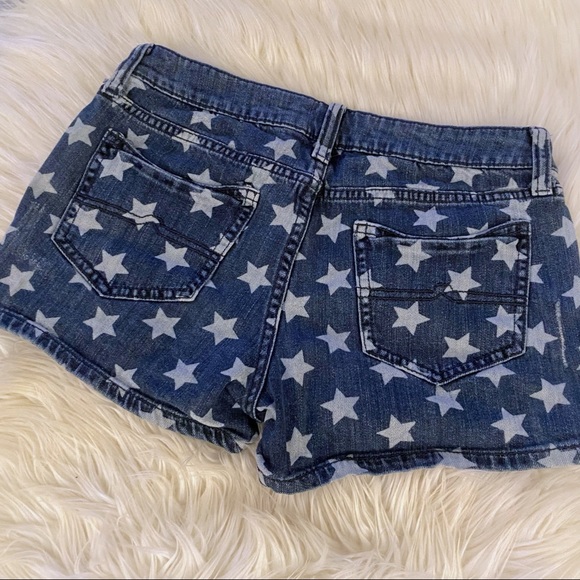 ❄️ 5 for $20.❄️ Arizona Star Print Jean Shorts ❄️ - Picture 3 of 3